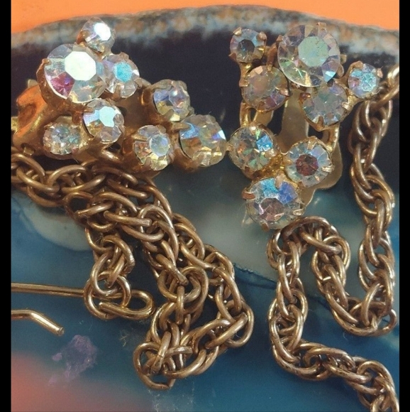 Vintage rhinestones floral design some uranium glass necklace and earrings set - Picture 7 of 13